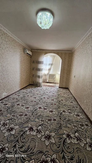 Фото 1 3-комн. квартира в Микрорайоне