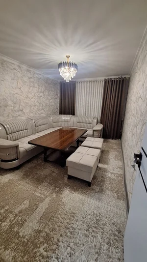 Фото 1 2-комн. квартира в Микрорайоне